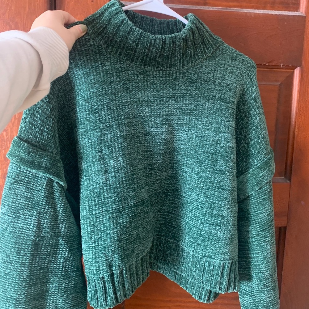 urban outfitters green sweater